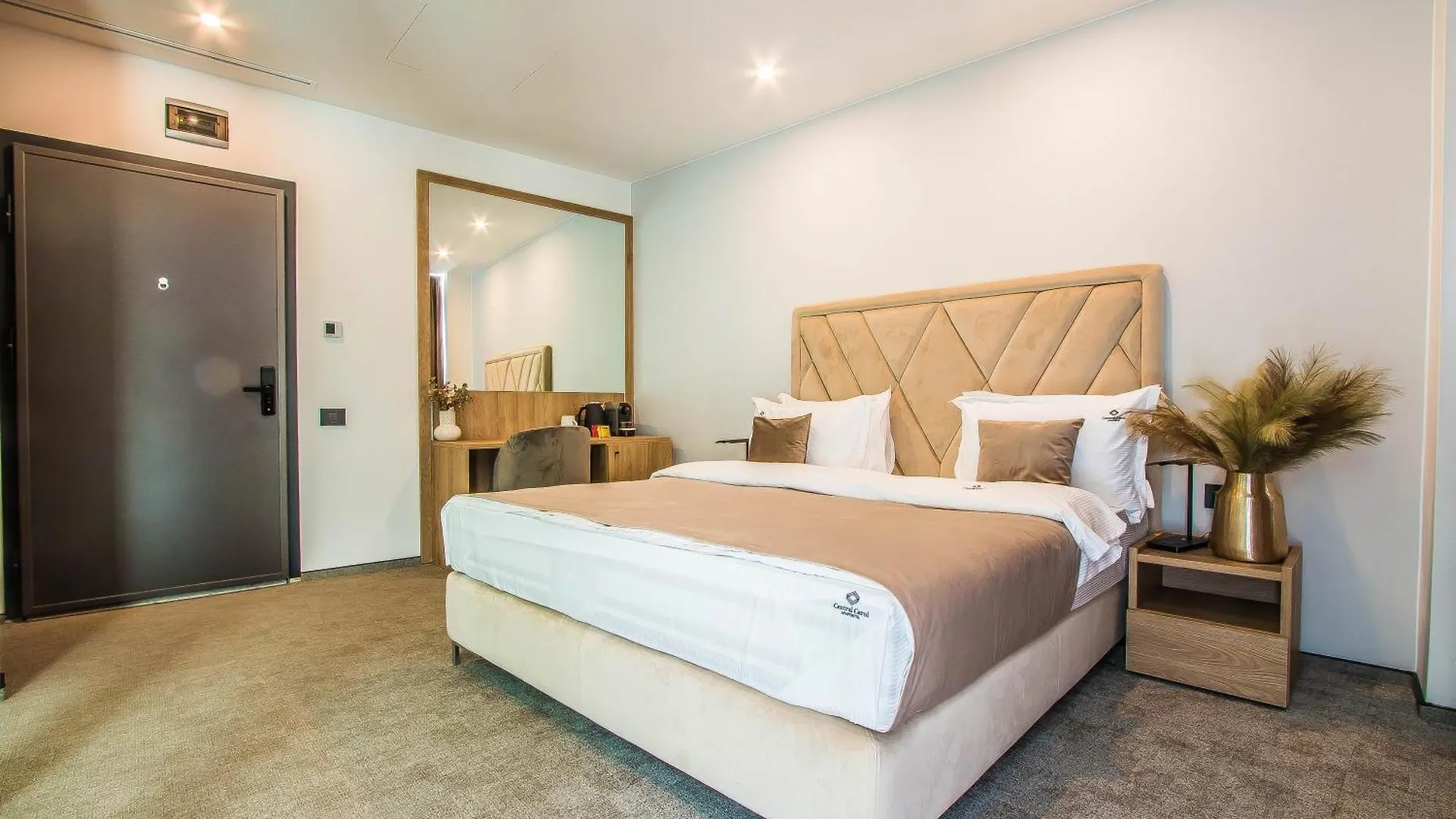 Central Apart Hotel Bucarest 4*,