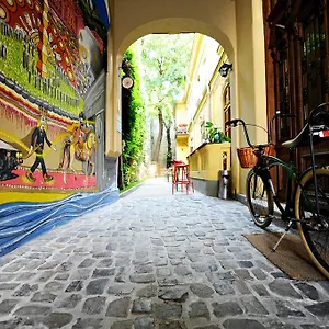 Hostel Podstel Umbrella