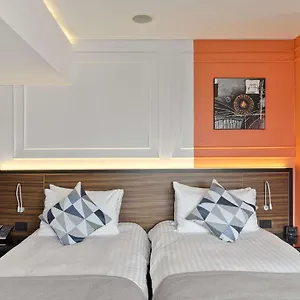 Hotel Unirii Square - Handwritten Collection